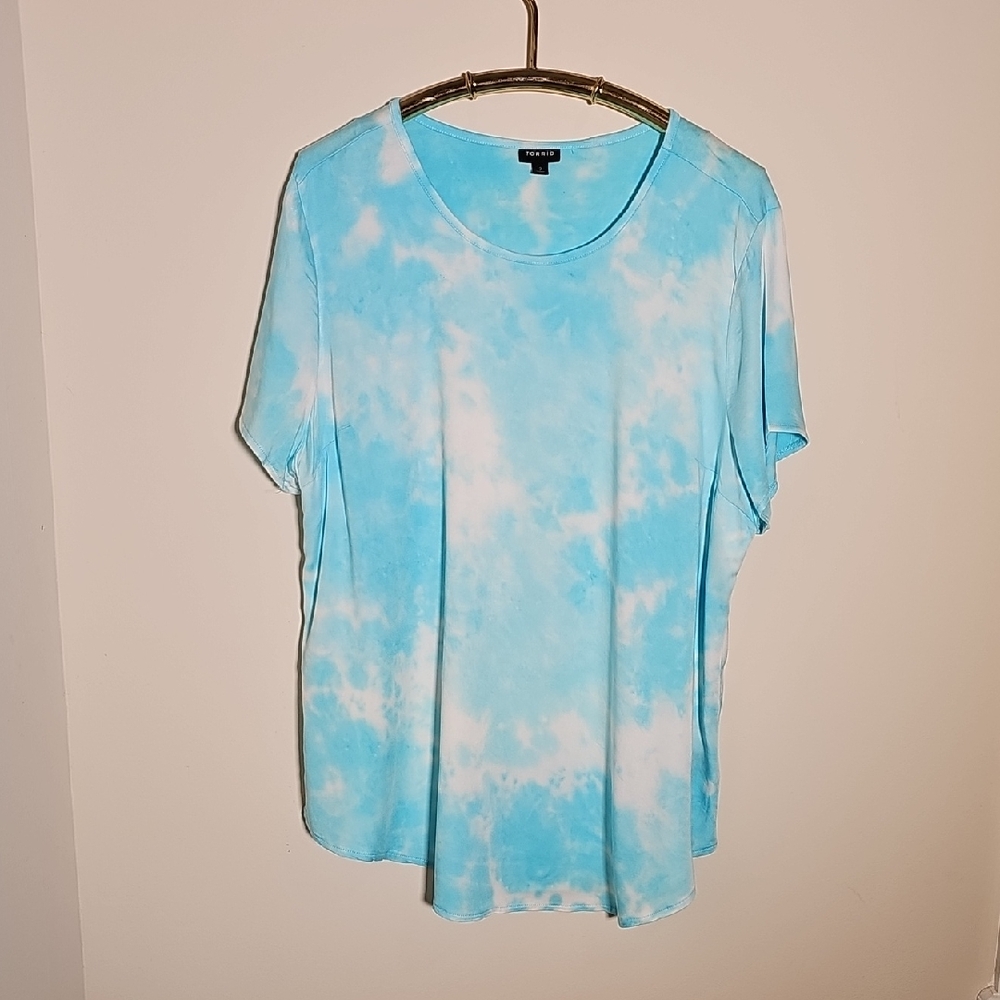 Torrid Sky Blue Tie-Dye‎ Short Sleeve Tee. Size 2X. Nice.